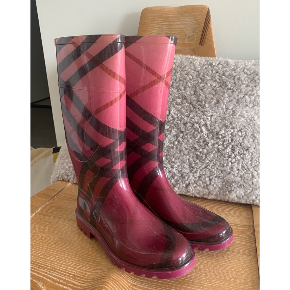 Burberry Pink Ombré Rain Boots, Size 38